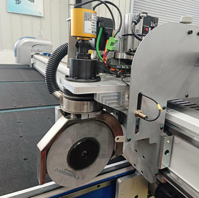 CNC glass cutting machine